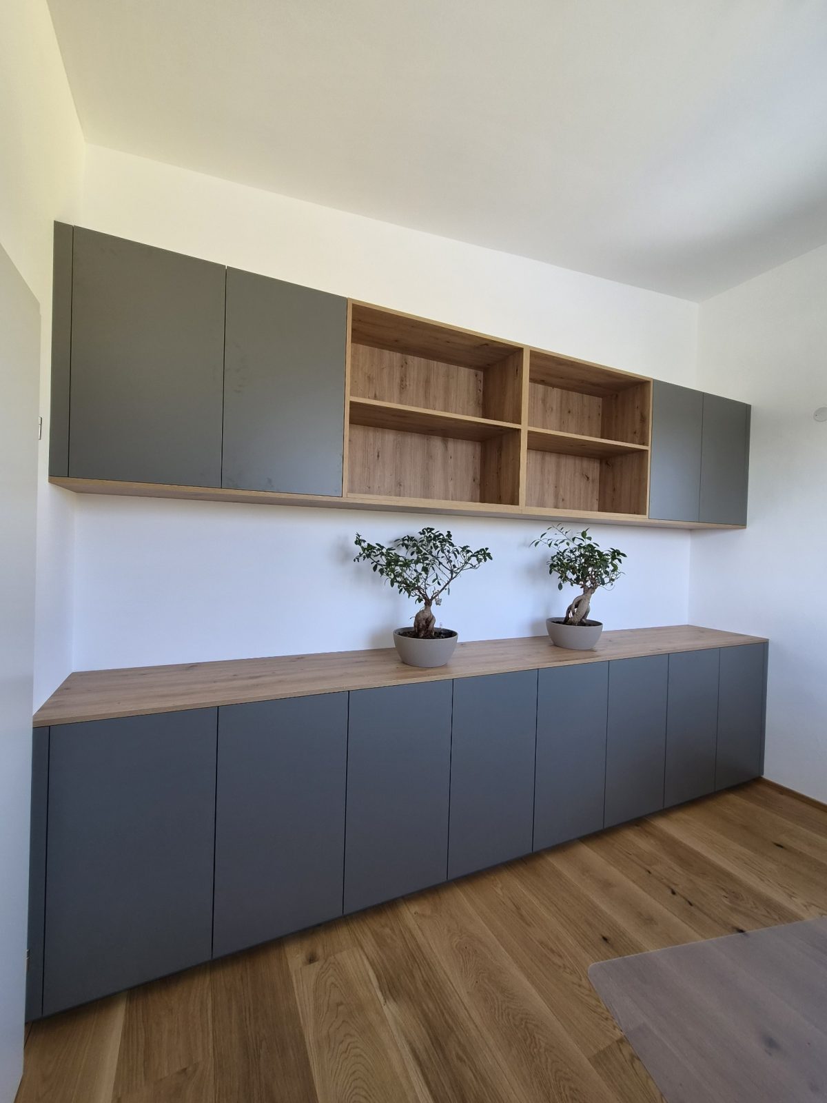 Regalwand – Büromontage von Wolkensteiner Möbelmontagen
